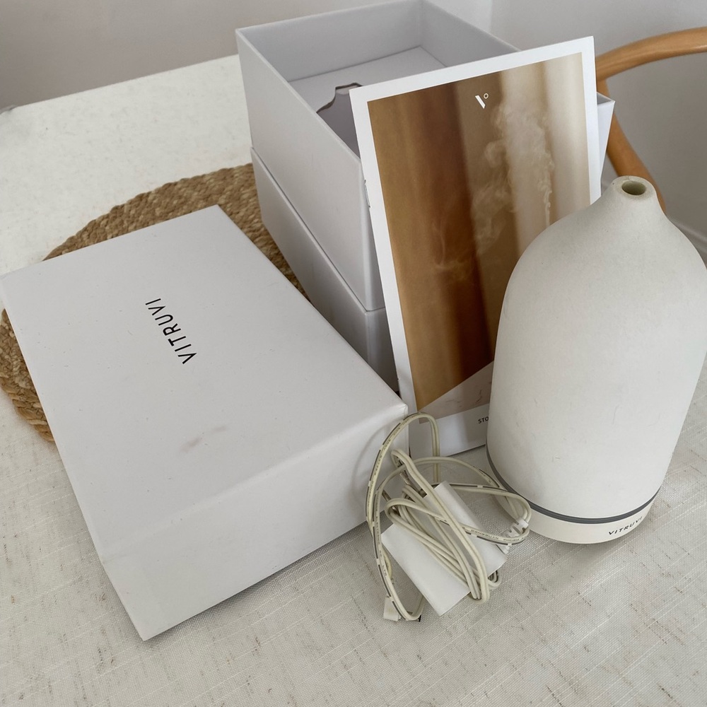 Vitruvi White Stone Diffuser